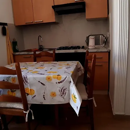 Chez Sabrine - Via Fiume 112 * לה ספציה
